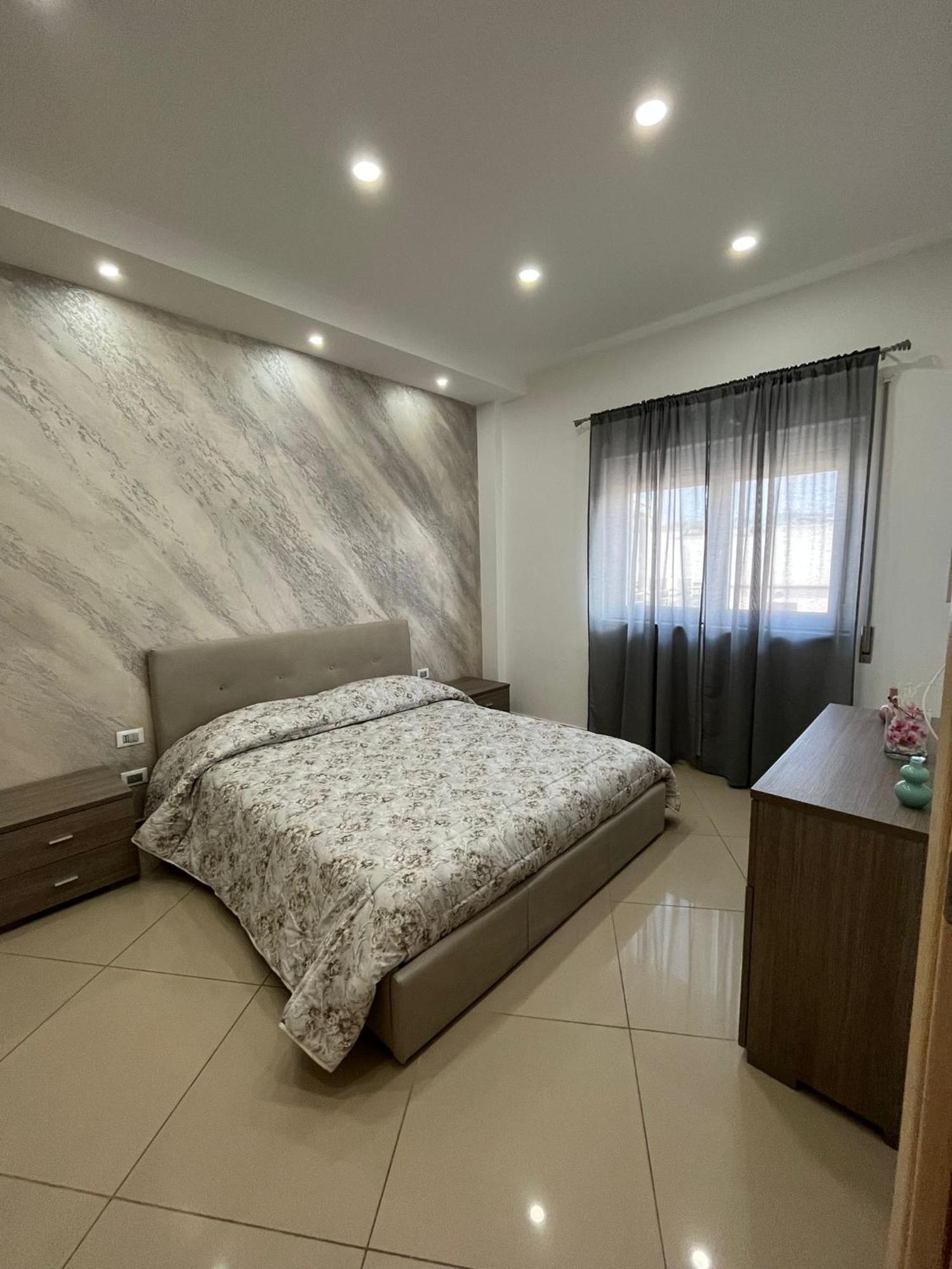 Casa Vacanza Helios Leonforte Bagian luar foto