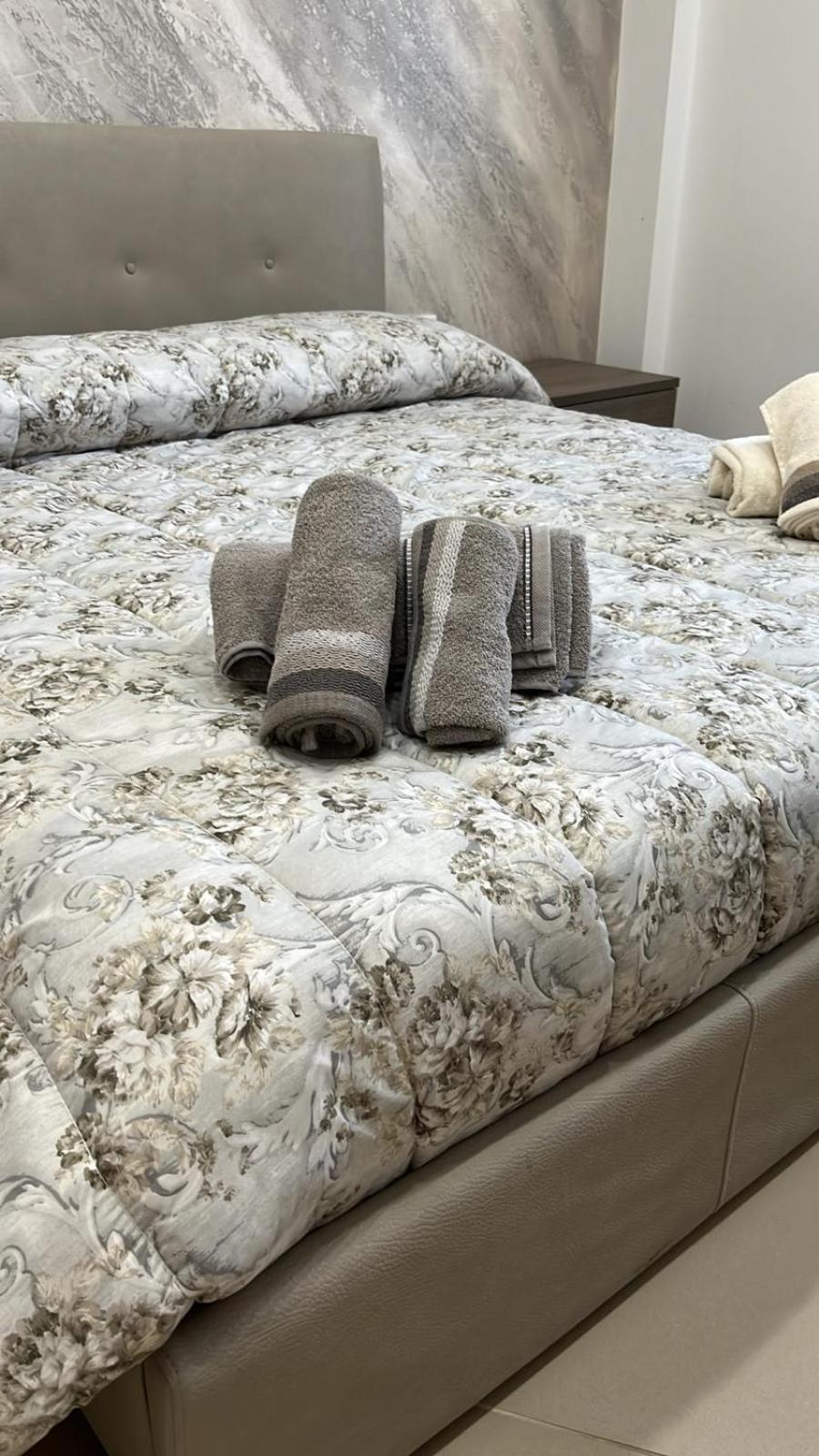 Casa Vacanza Helios Leonforte Bagian luar foto