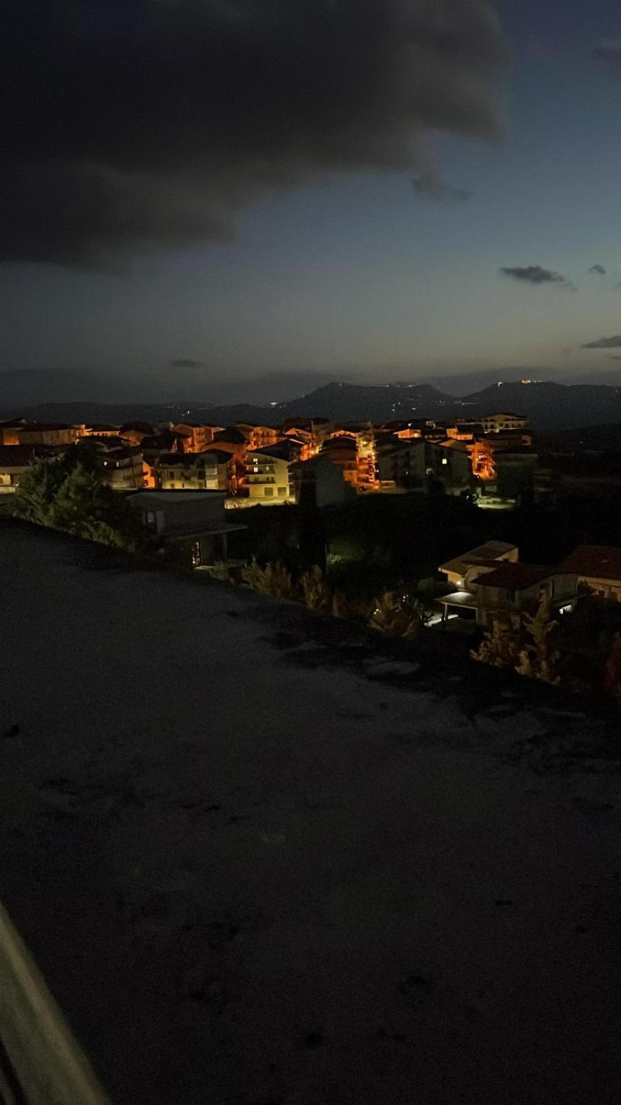 Casa Vacanza Helios Leonforte Bagian luar foto