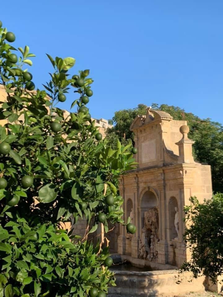 Casa Vacanza Helios Leonforte Bagian luar foto