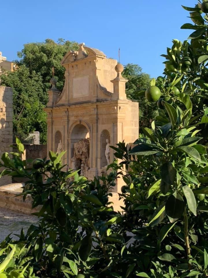 Casa Vacanza Helios Leonforte Bagian luar foto