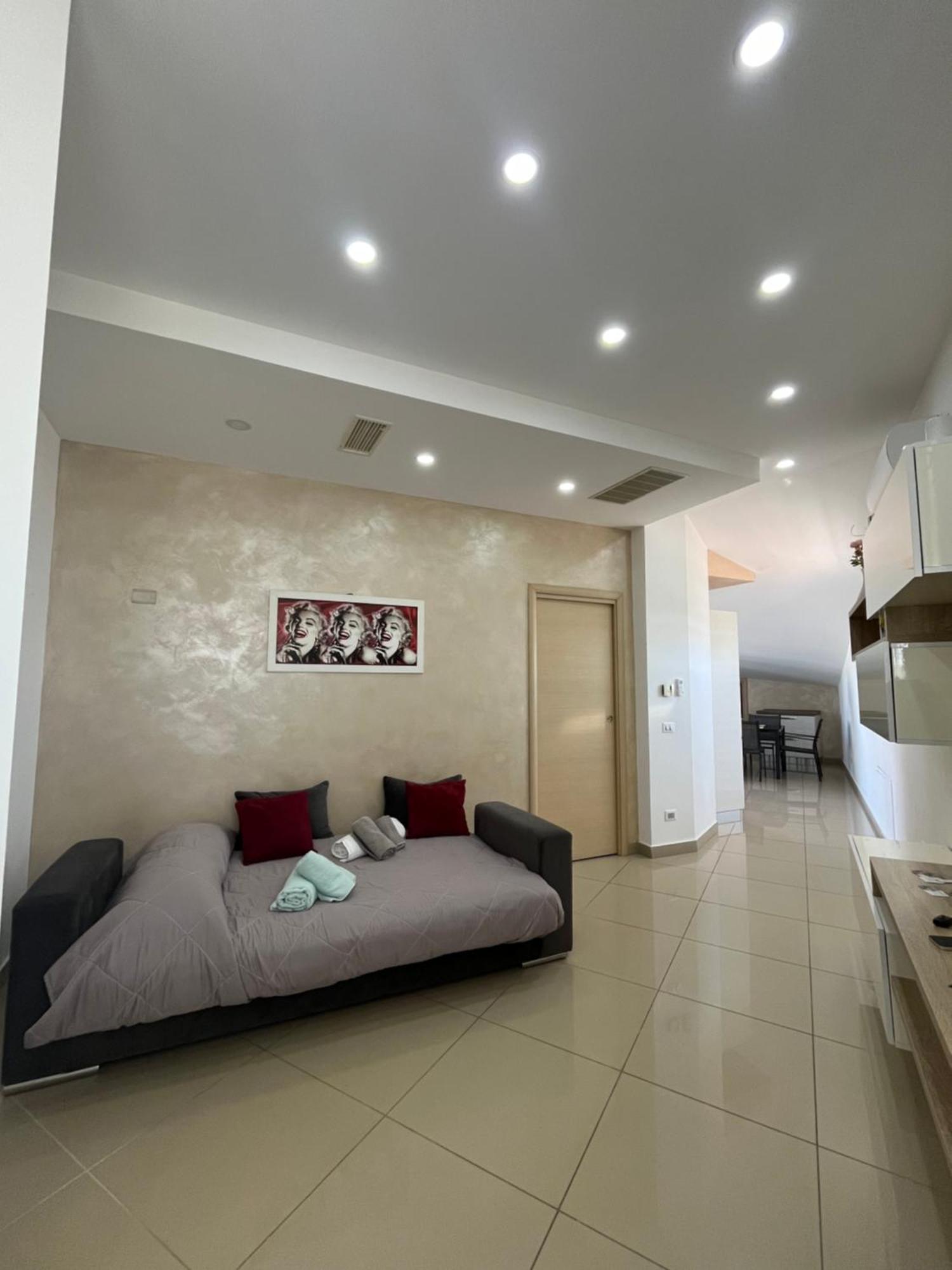 Casa Vacanza Helios Leonforte Bagian luar foto
